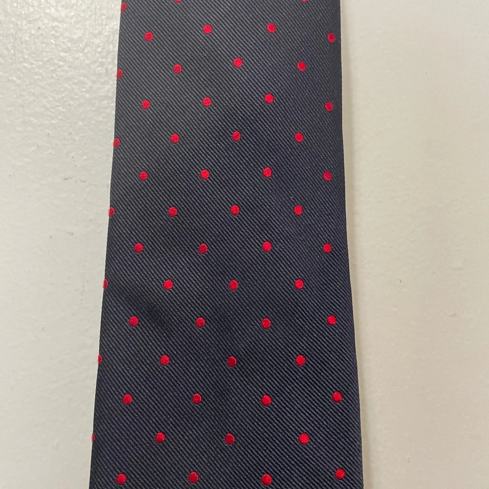 Breuer Hunt Club Clothiers Mens Navy Red Polka Dot Silk Necktie